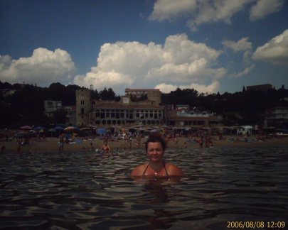 200608081209 00094