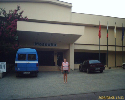 200608081253 00115
